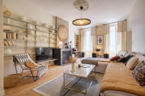 Appartement avec son patio dans centre historique de Bourg